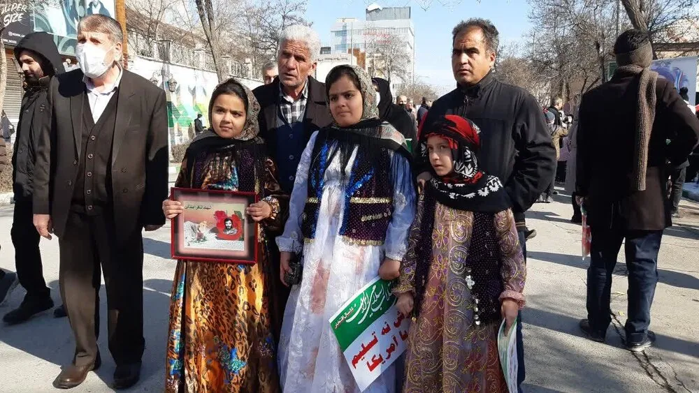 تجدید بیعت ۴۴ ساله مردم اردبیل با آرمان‌های انقلاب
